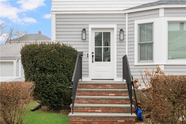 Photo - 69 Connection St