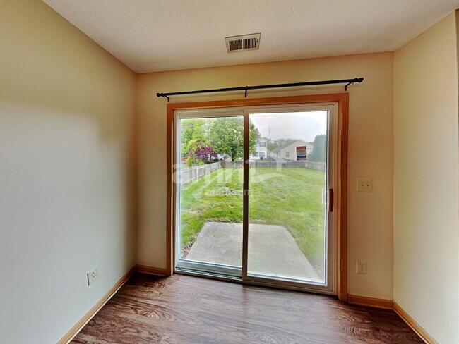 Photo - 2142 Ripple Rd