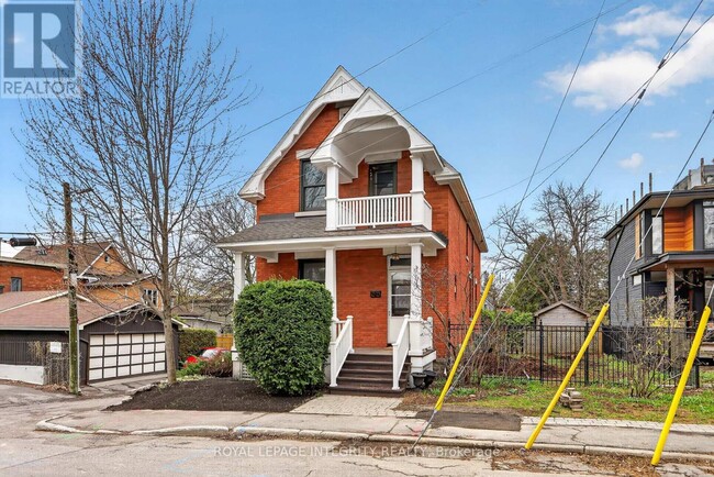 Photo - 56 Grosvenor Ave