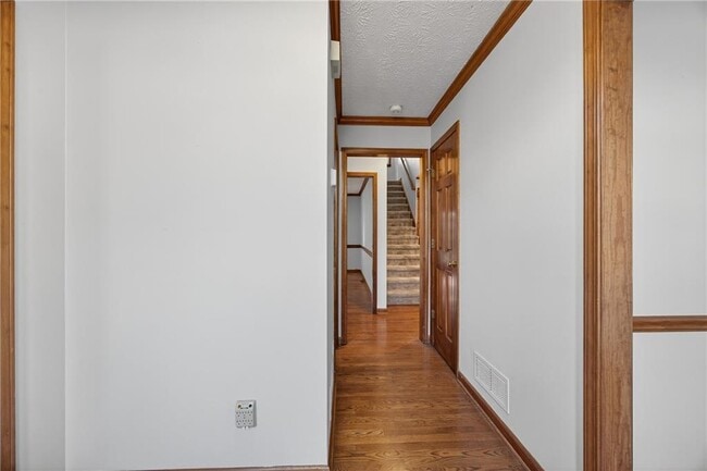 Photo - 1570 Greyfield Trce