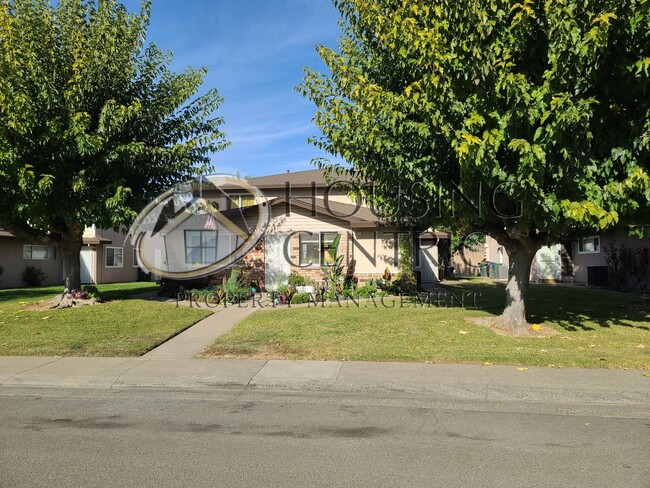 Building Photo - UPDATED RENTAL IN SACRAMENTO! Unit 3
