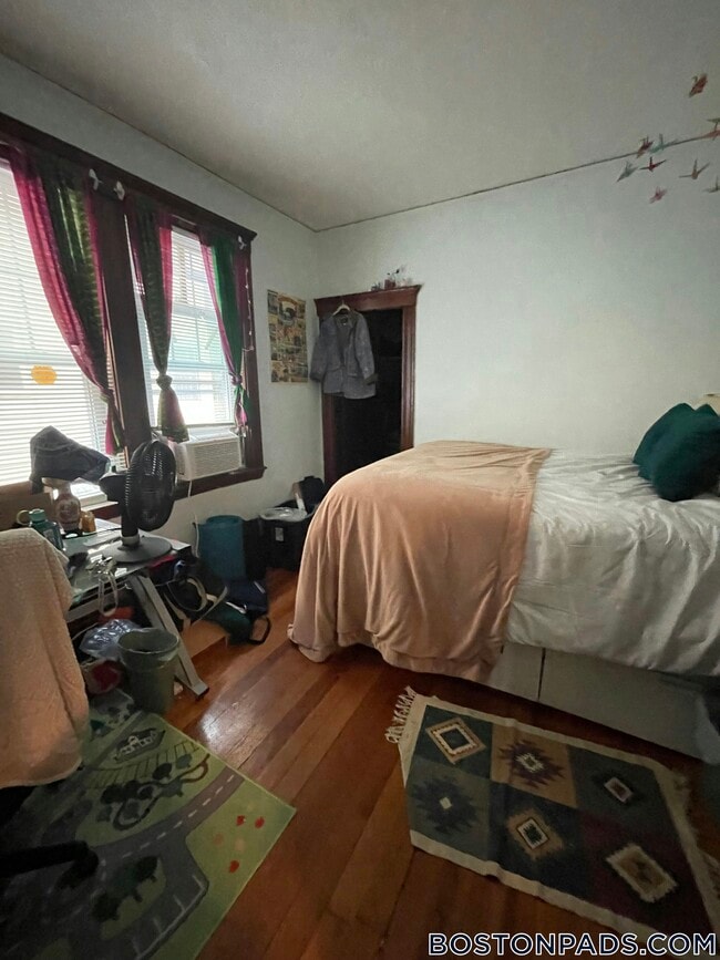 Photo - 104 W Adams St Apartment Unit 1