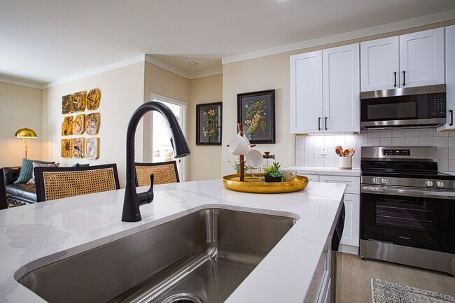 Relay 129 Apartments & Townhomes