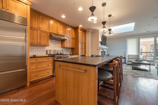 Photo - 37 Henry St Unit APT 401