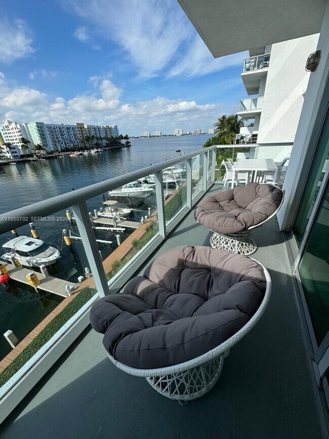 Building Photo - 7928 East Dr Unit 403