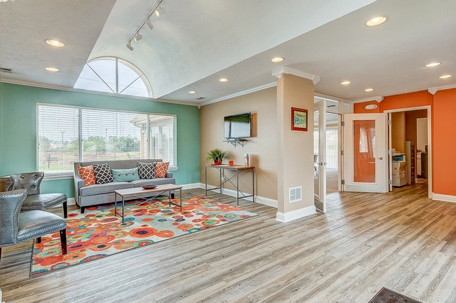 Cross Creek Apartments