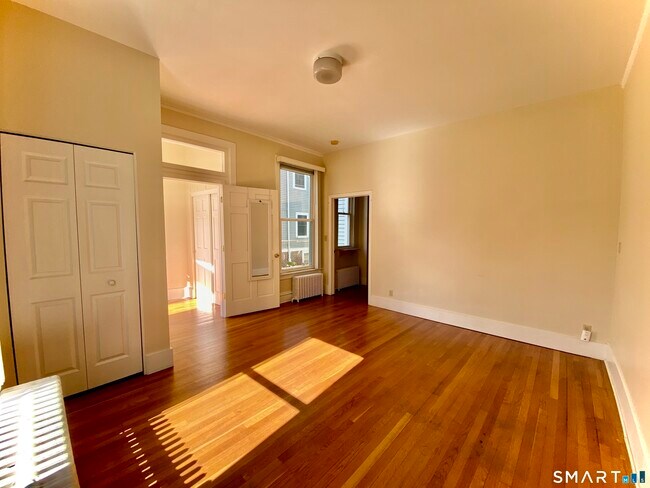 Photo - 239 Edwards St Unit 1B