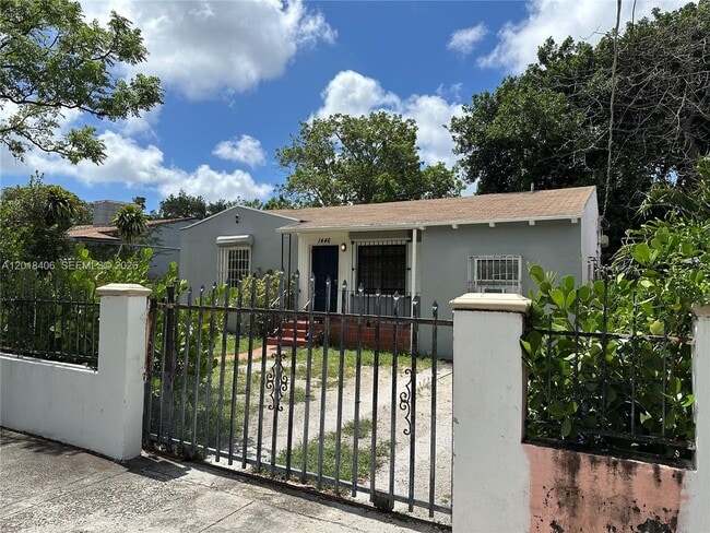 Building Photo - 1446 NW 27th St