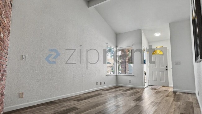 Photo - Unit B
