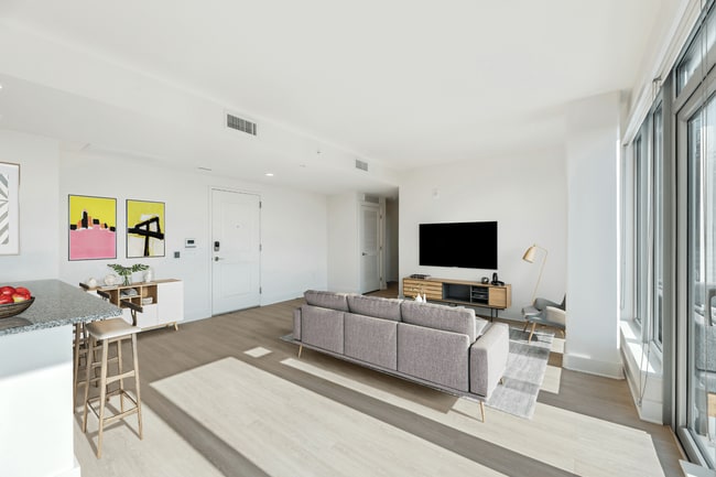 Link Apartments® H Street