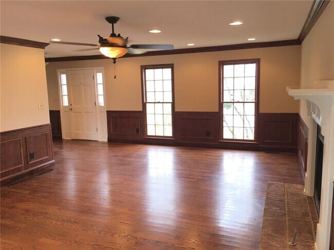 Photo - 310 Milesford Ct