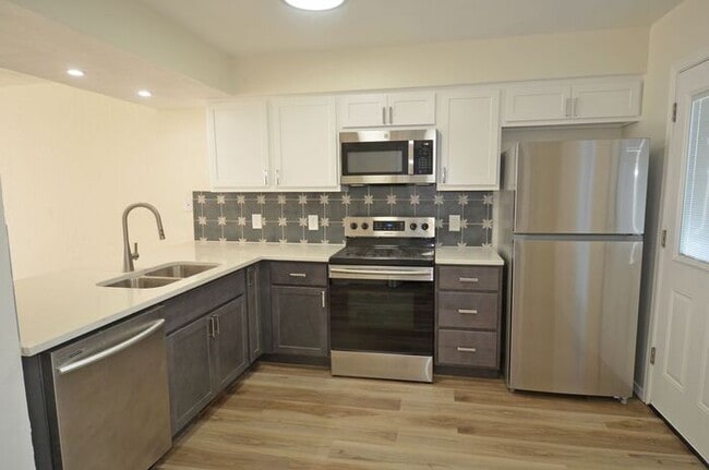 Photo - 2 BED 1.5 BATH TOWNHOUSE -WARR ACRES