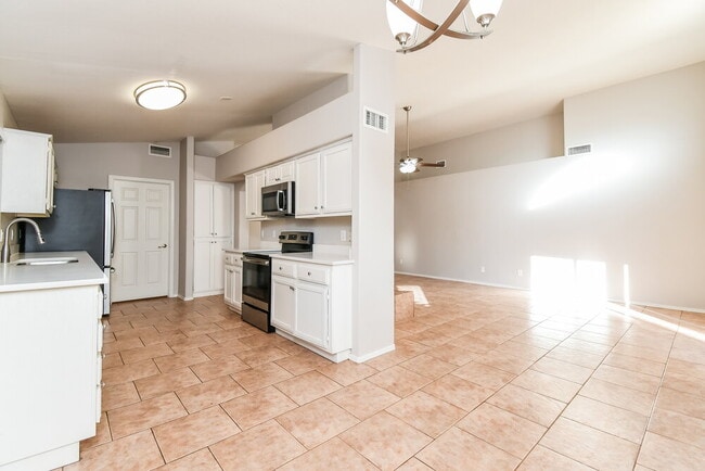 Photo - 1917 E Marquette Dr