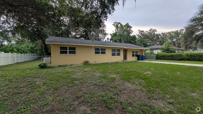 Building Photo - Charming 3-Bedroom 1-Bathroom home in Wild...