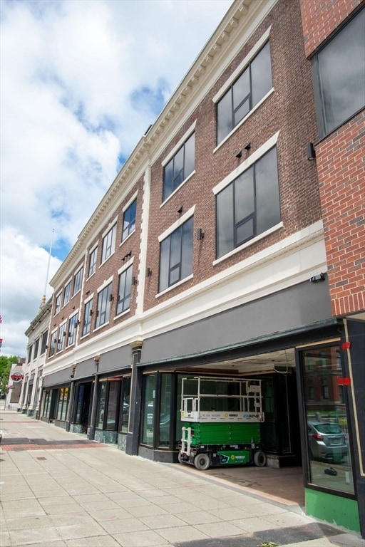 639 Main St Unit 301
