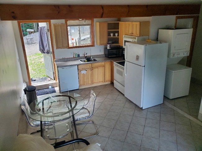 Photo - 300 Camelot Shore Dr