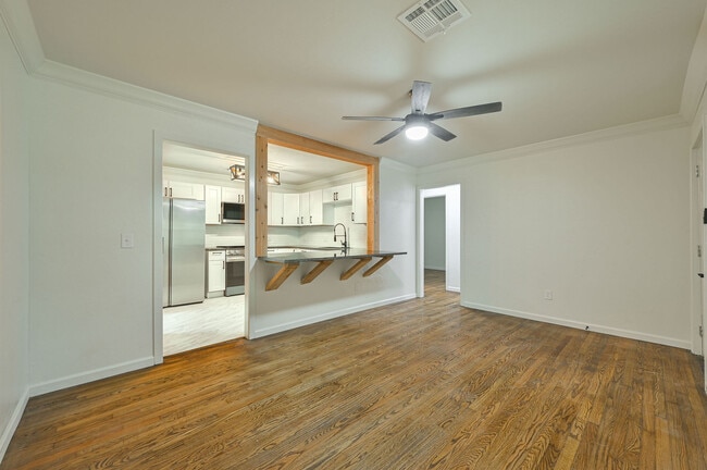 2525 SW 46th St