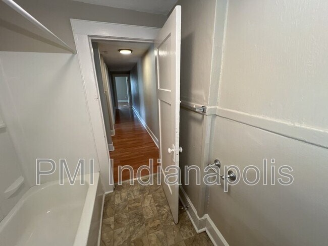 Photo - 310 N Riley Ave