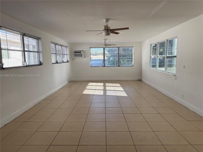 Building Photo - 1711 Fillmore St Unit 7 Rental