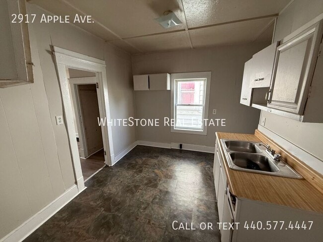 Photo - 2917 Apple Ave