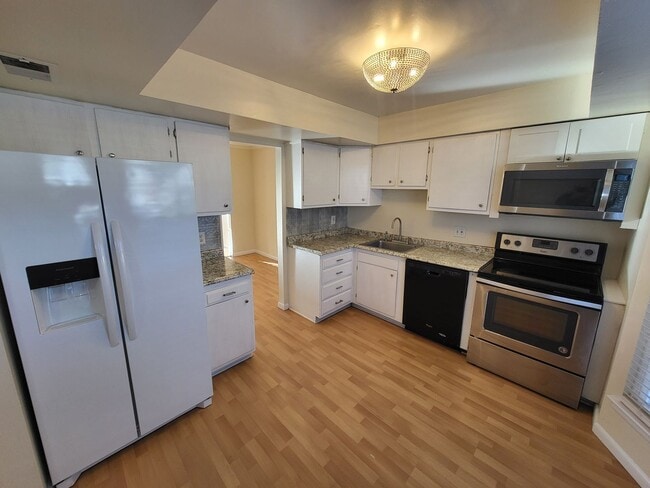 Photo - WINDSOR OAKS WEST