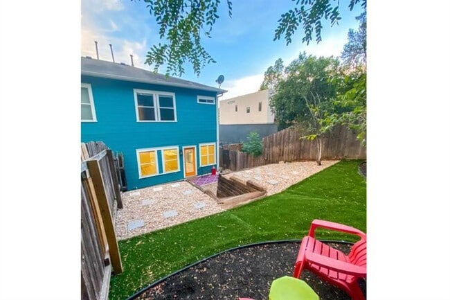 Photo - 5230 Ledesma Rd