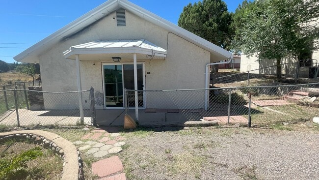 Building Photo - 301 Trail Ridge Rd Unit 5 Rental