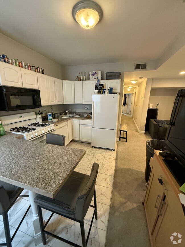Building Photo - 190 L St Unit 2 Rental