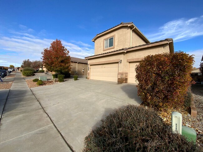 Photo - 3 Bedroom Home Available Near Unser Blvd NW & Rainbow Blvd NW!