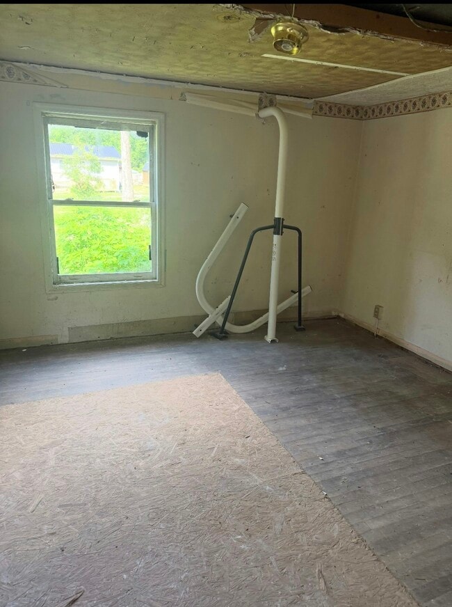 Photo - 1621 Dawson Ave W