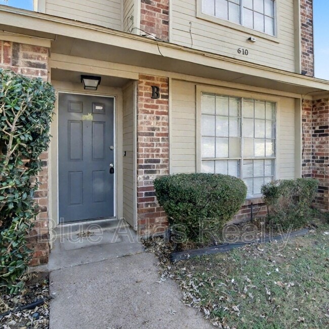 Photo - 610 Lillard Rd