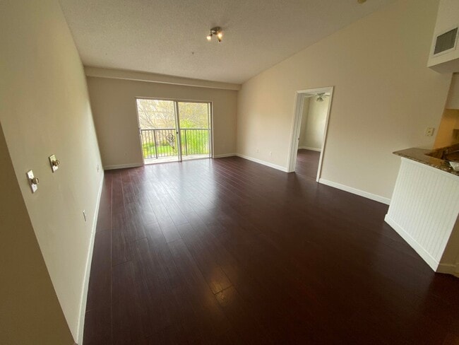 Photo - 1100 Crestwood Ct S