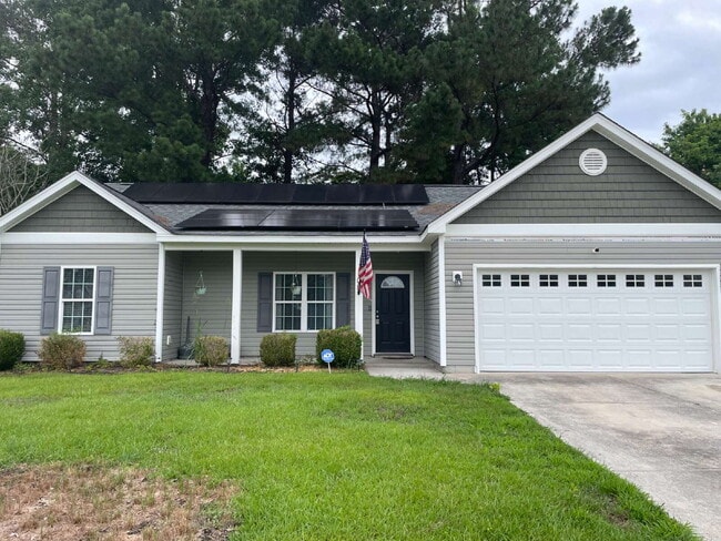 Building Photo - Pet Friendly Three Bedroom Two Full Bathro... Rental