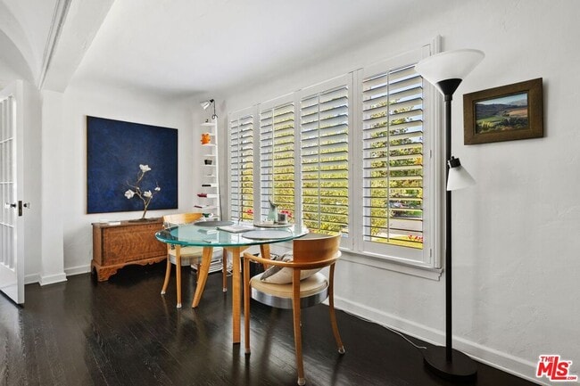 Photo - 202 N Gower St