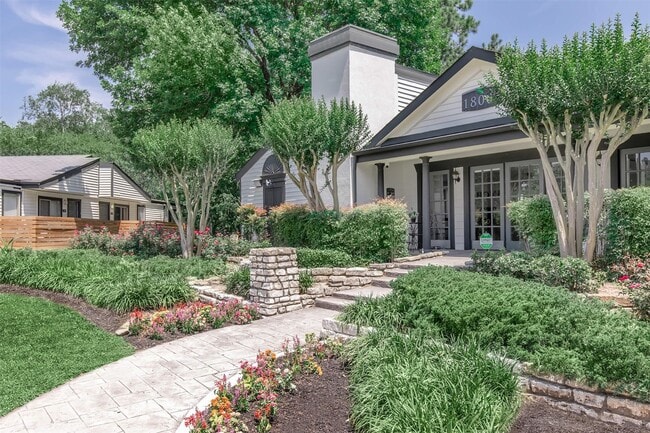 Photo - 18001 Cypress Trace Rd Unidad 404