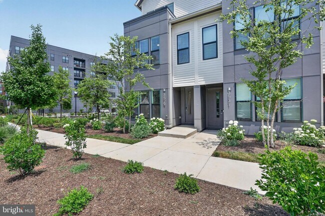Photo - 5851 Columbia Pike