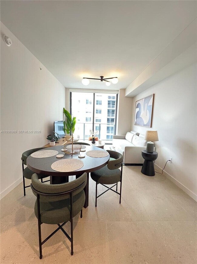 Photo - 11 NE 6th St Unidad 2113