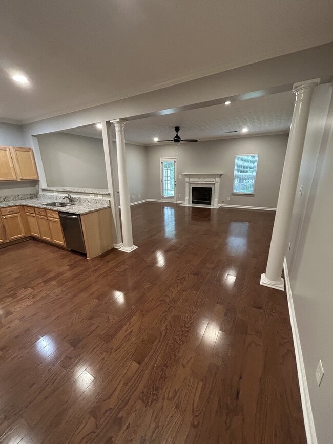 Photo - 2903 Greyhawk Ln