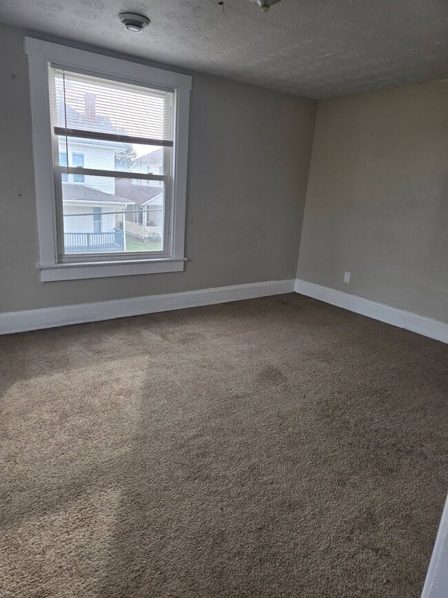 Photo - 403 Maple Ave