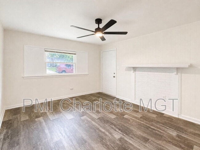 Photo - 318 Barrymore Dr