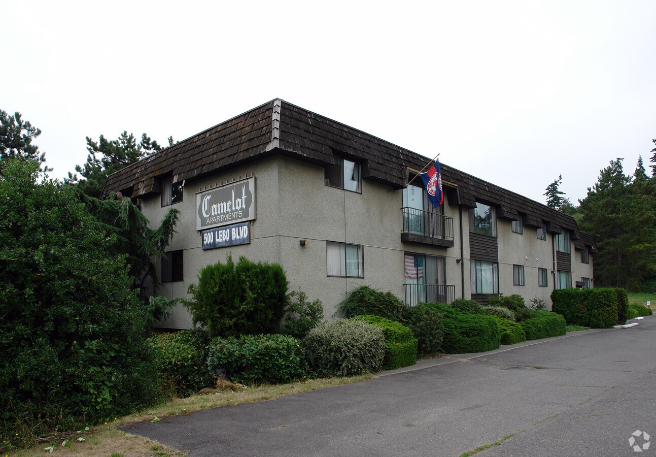 Camelot Apartments - Camelot Apartments