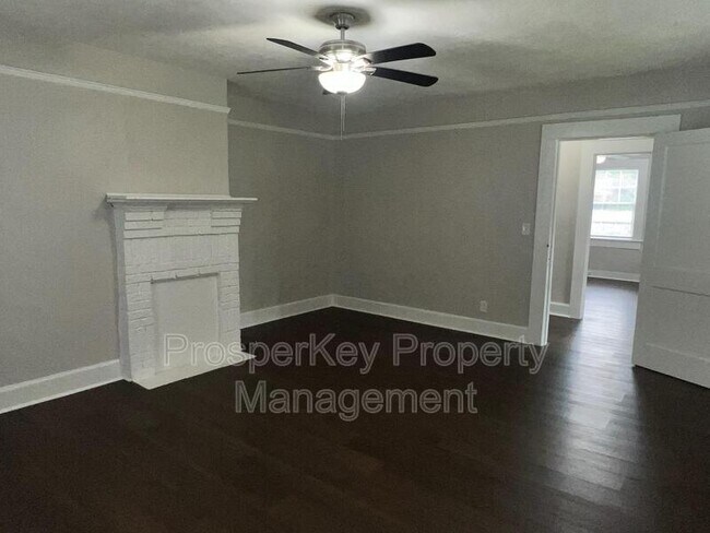 Photo - 927 Neill Dr