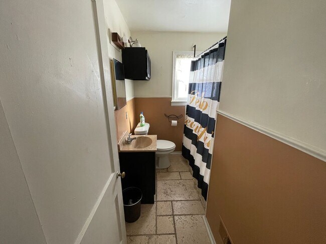 Photo - 4531 Woodward St