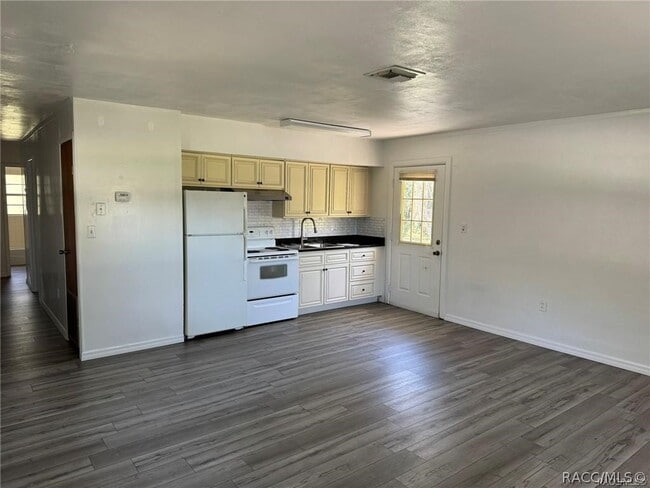 Photo - 6358 S Suncoast Blvd