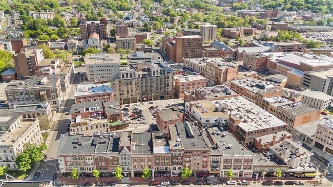 Photo - 140 Grand St Unidad 2C