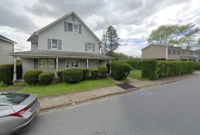 Photo - 128 Henderson St