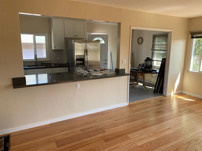 Photo - Epic REA-Great 1 BR/1 BA Unit in a S/S Duplex