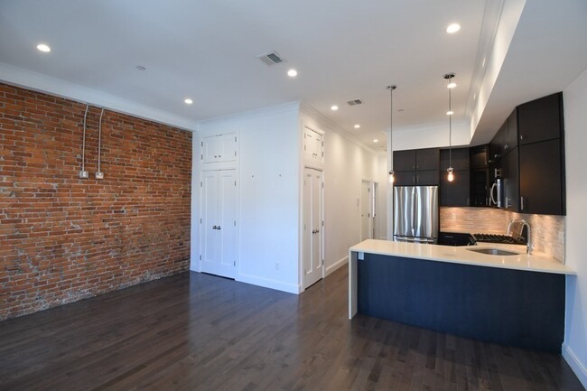 Photo - 134 Warren St Condo