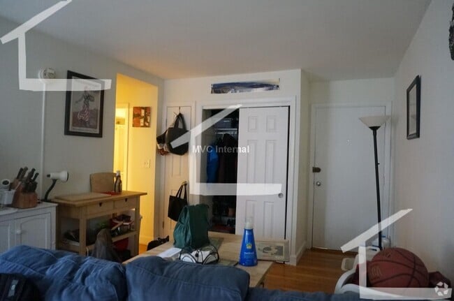 Building Photo - HOT BACK BAY LISTING!!!! Rental