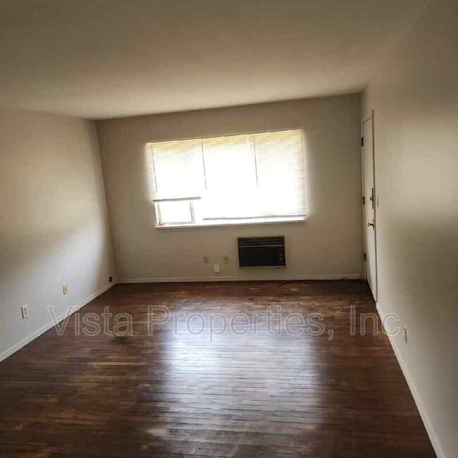 Photo - 902 Sinclair St Unit Apt 3